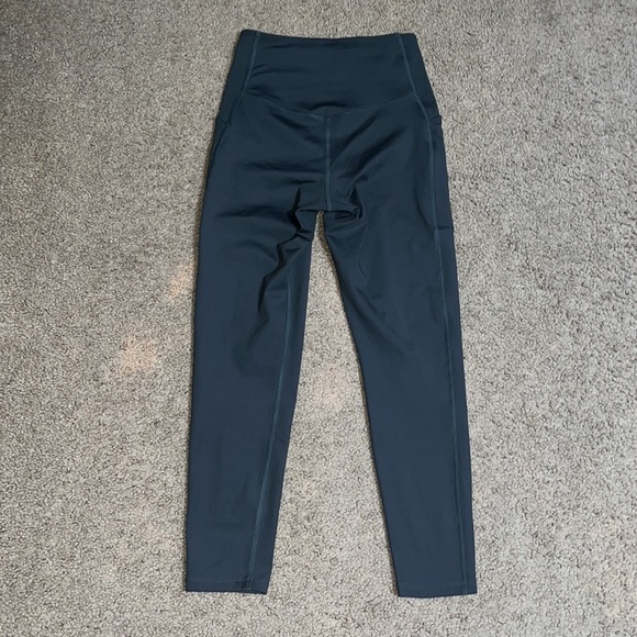 Girlfriend Collective High Waist Compressive Pocket 7/8 Leggings Smoke Gray XS - Picture 6 of 7